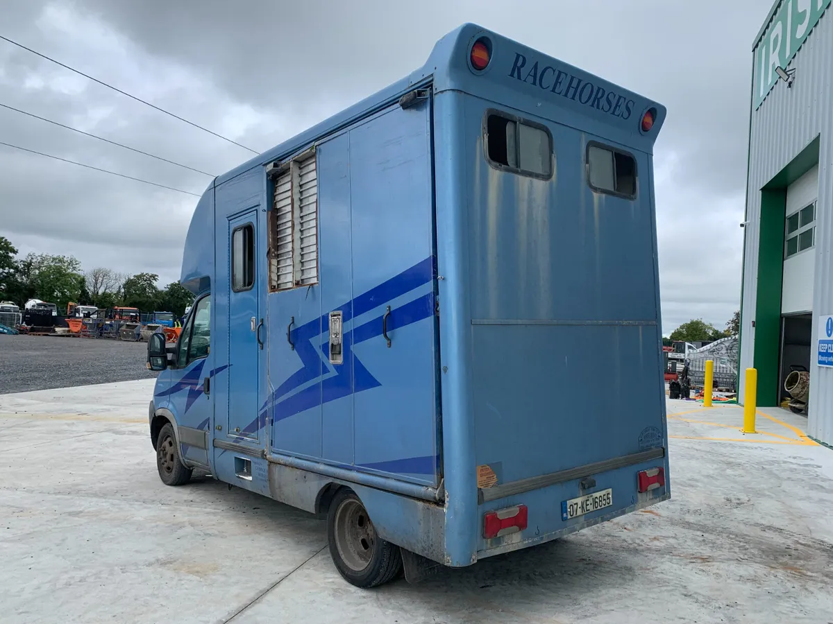 2007 IVECO DAILY TWIN STALL HORSEBOX FOR AUCTION - Image 3