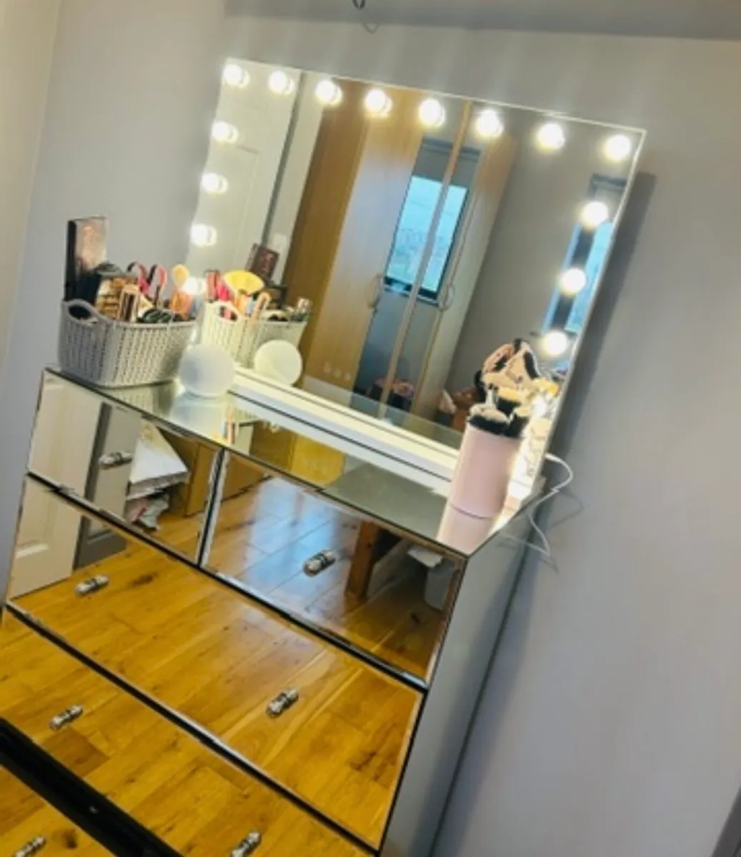 Mirrored chest of drawers - Image 3