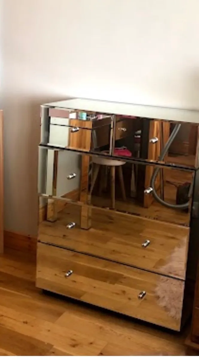 Mirrored chest of drawers - Image 1