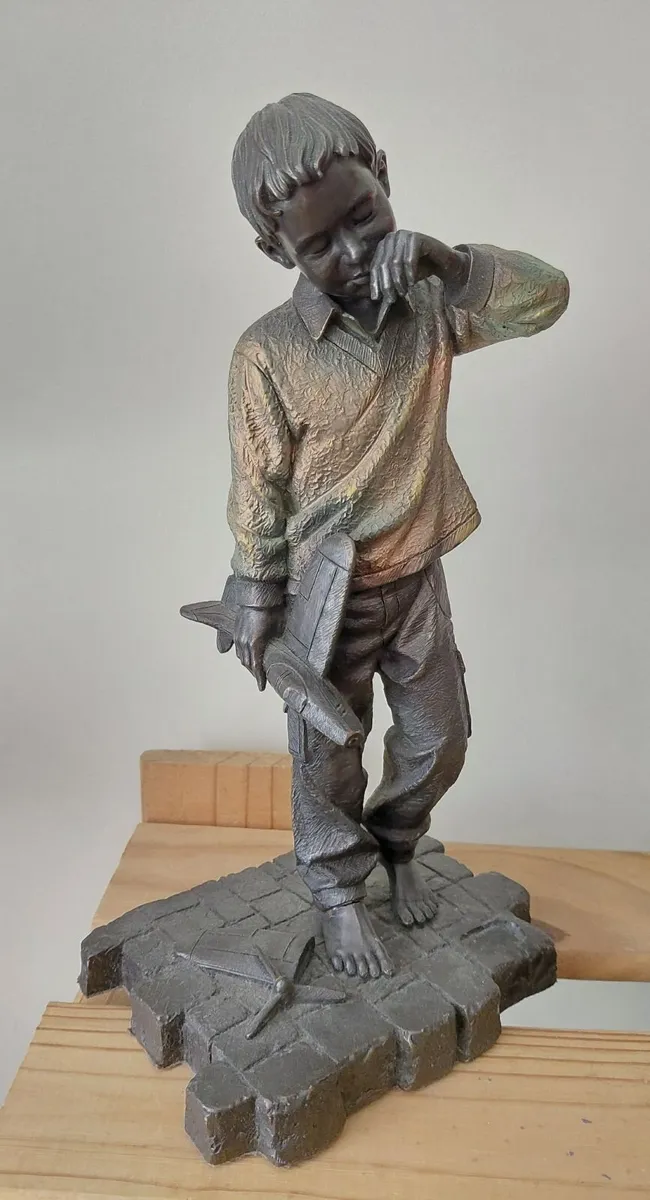 Genesis figurine - Image 3