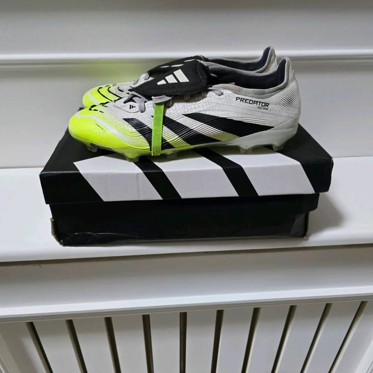 Adidas predator pro uk 7.5 - Image 1