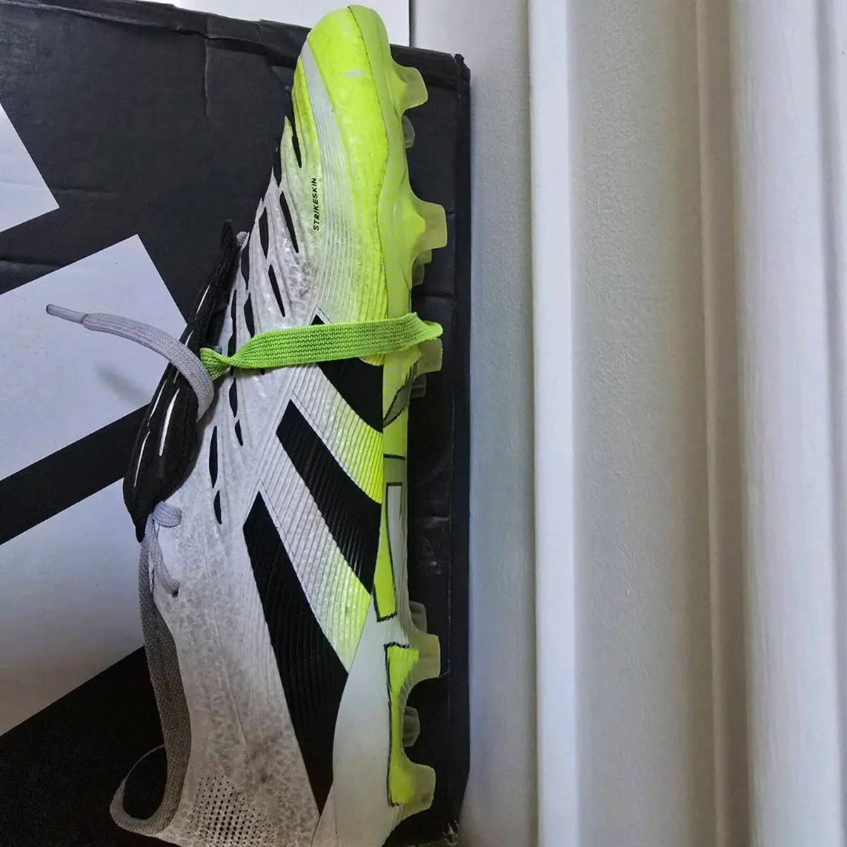 Adidas predator pro uk 7.5 - Image 2