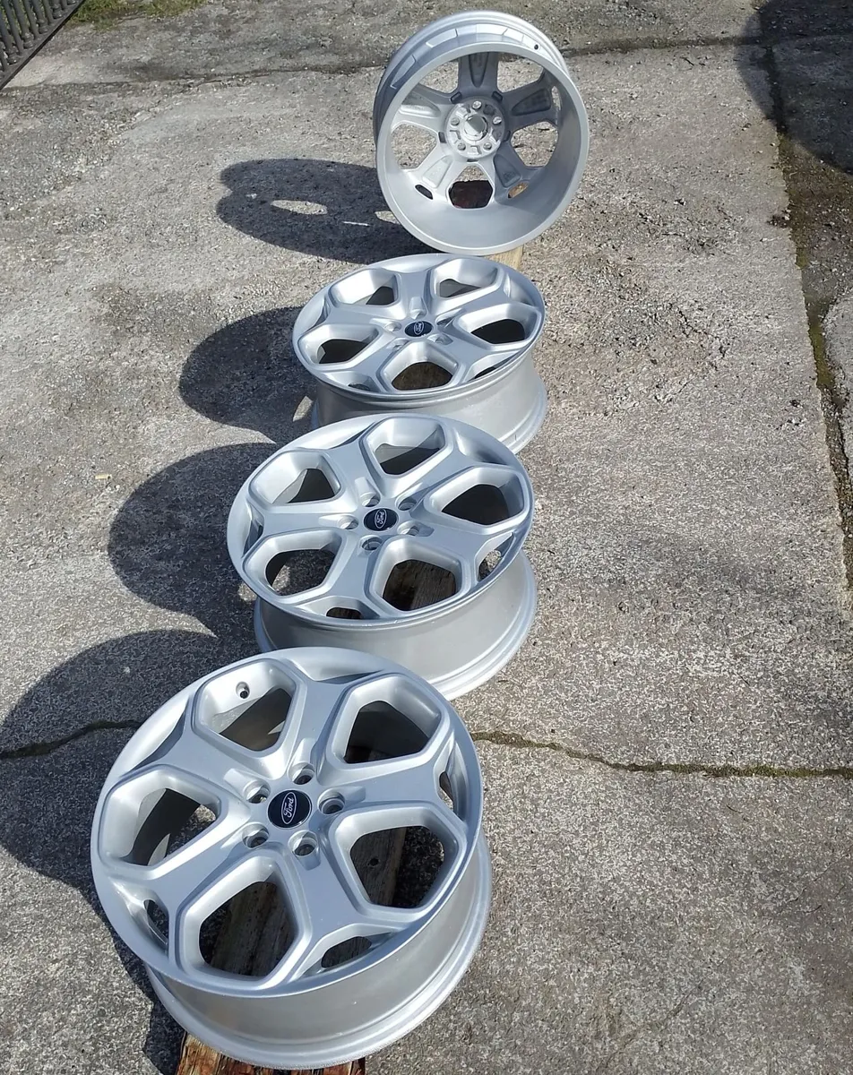 Original Ford Focus ST snowflake alloys 18 - Image 4