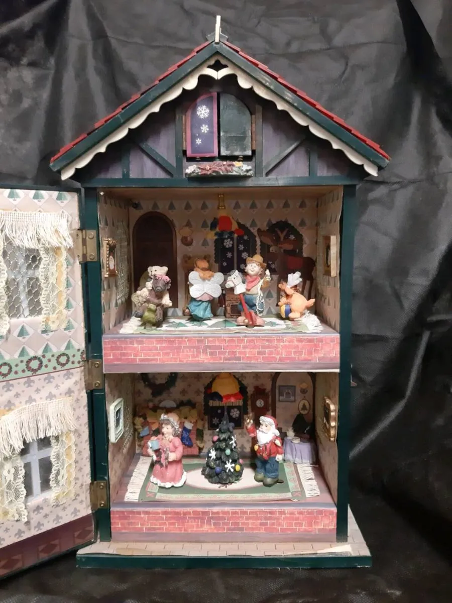 Holiday Classics Collection Dollhouse - Image 2