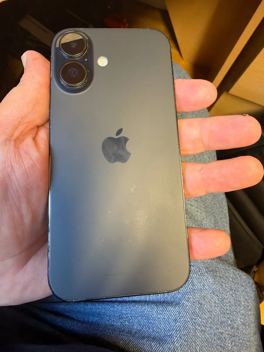 iPhone 16 128gb Unlocked - Image 3