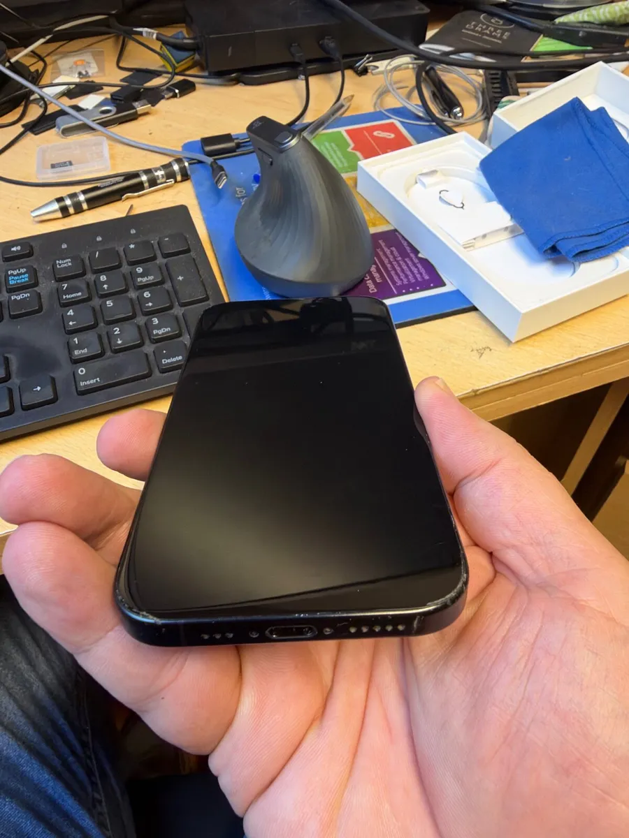 iPhone 16 128gb Unlocked - Image 2