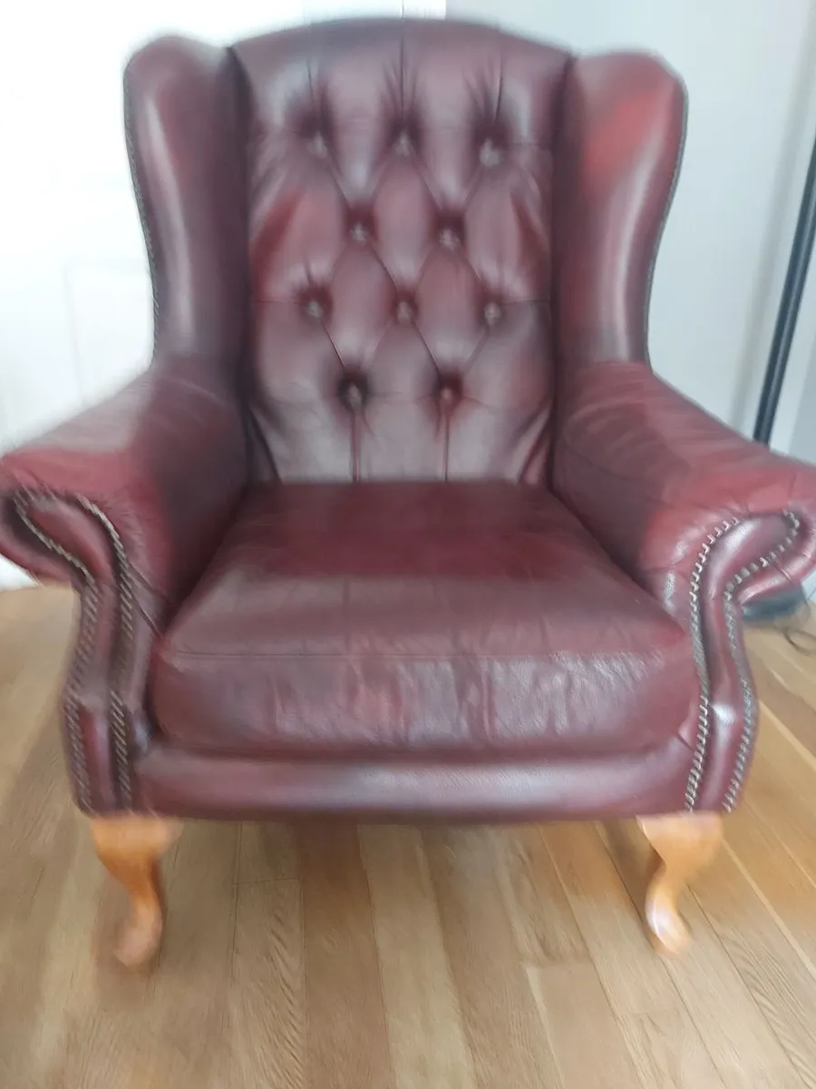 Chesterfield sofa - Image 4
