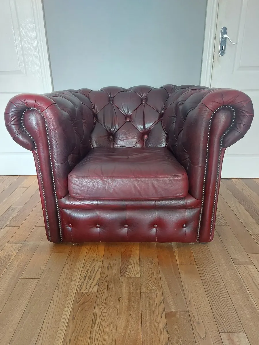 Chesterfield sofa - Image 2