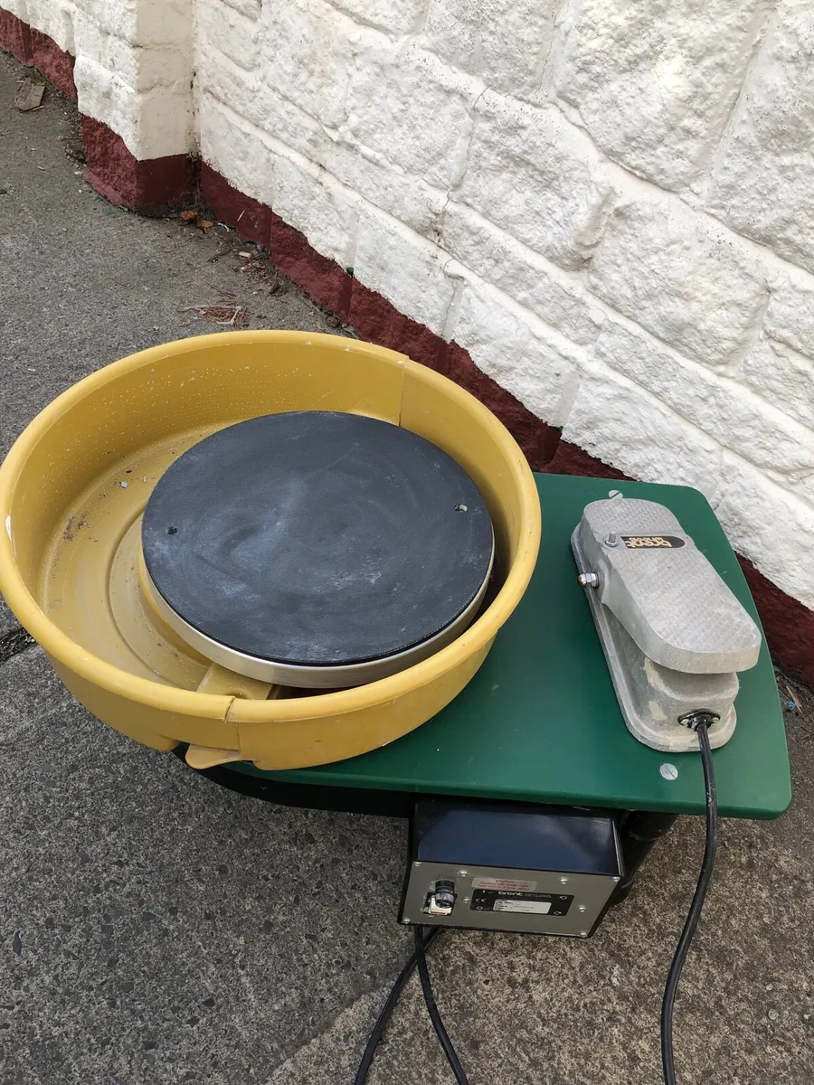 Pottery wheels - Image 1