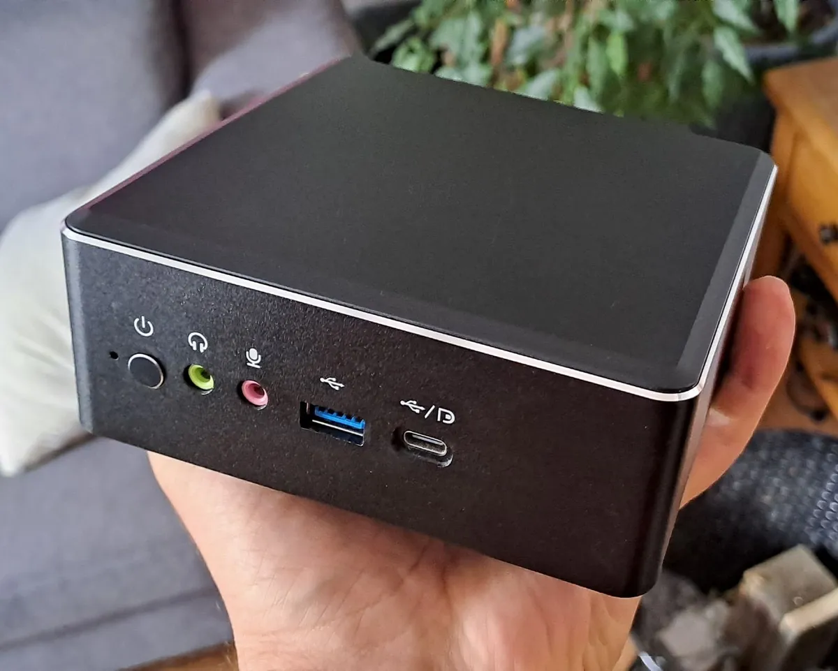 Mini Computer - Image 1