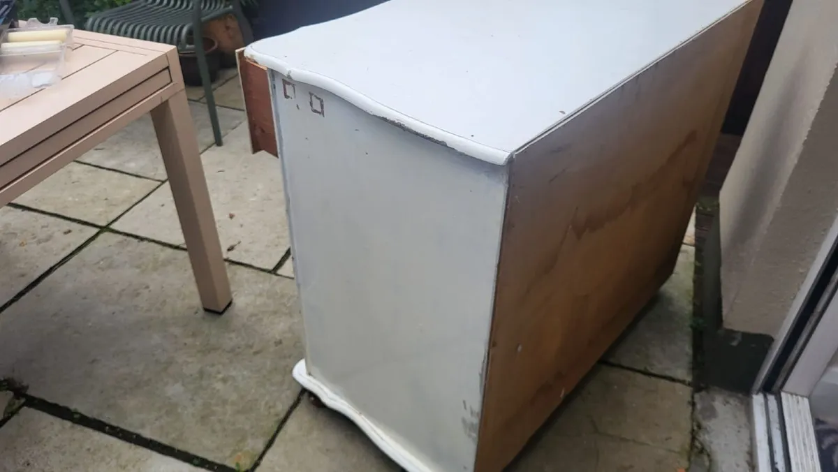Chest of drawers - Image 1