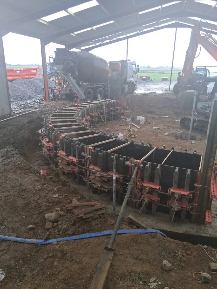 shuttering  rotary milking parlours   farmbuilding - Image 2
