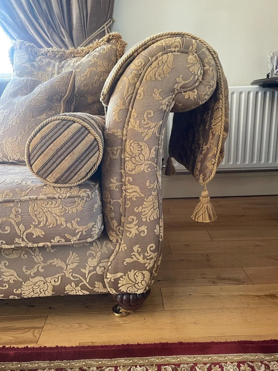 Fineline furniture Sofa - Image 4