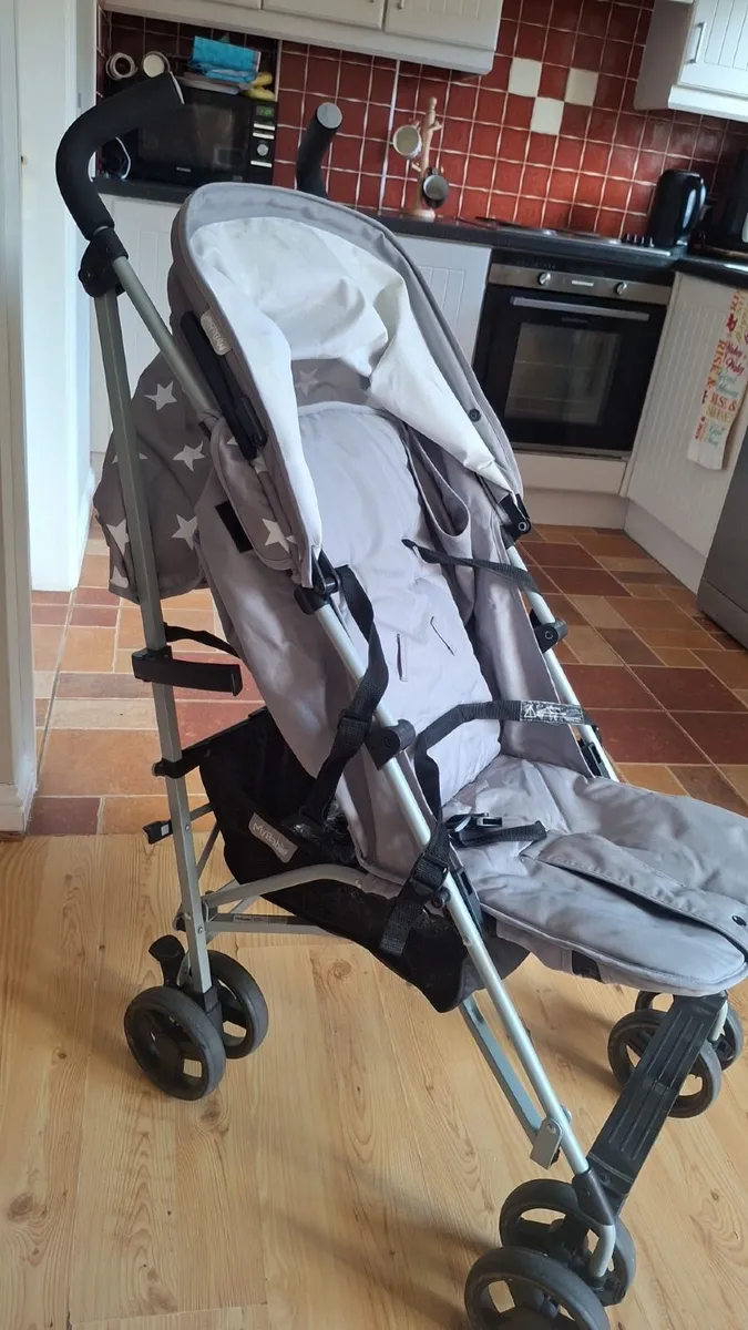 Baby buggy - Image 1