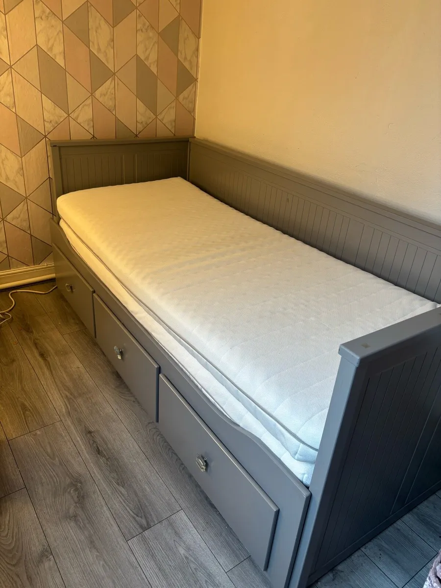 Sofa bed - Image 1