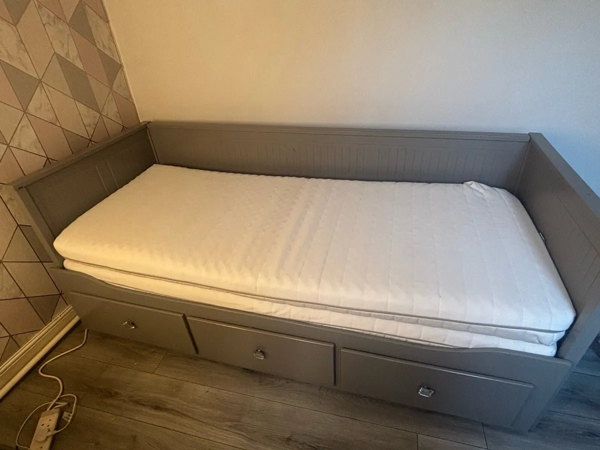 Sofa bed - Image 4