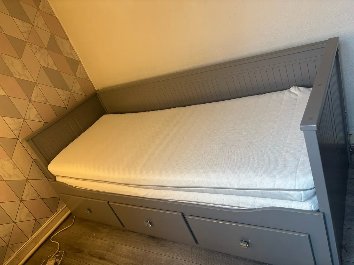 Sofa bed - Image 2