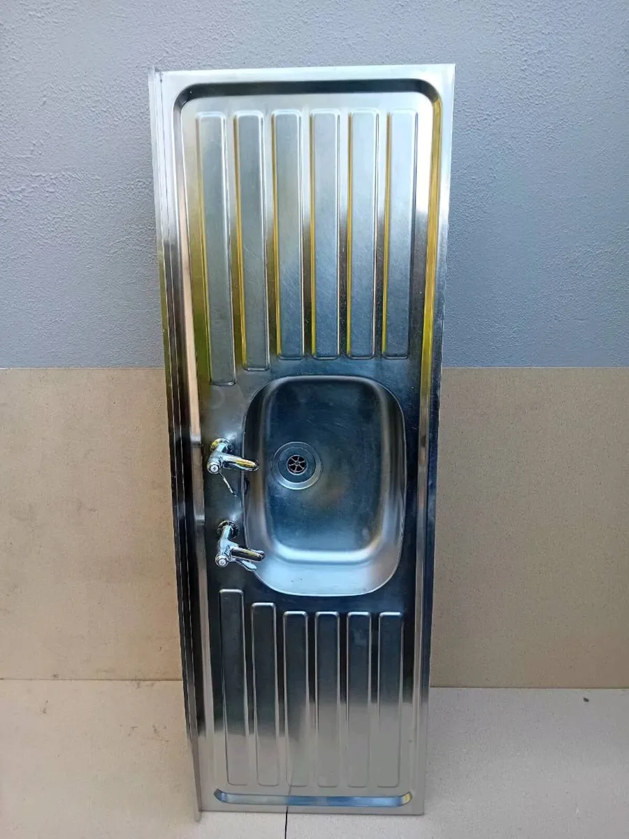 Stainless steel kitchen sink - Image 1
