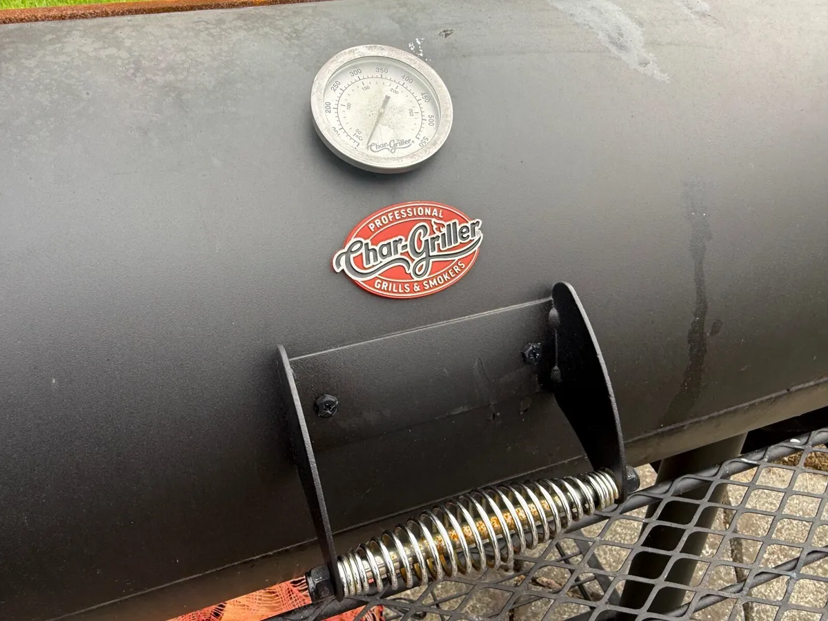 Char-Griller Professional Griller and Smoker - Image 2
