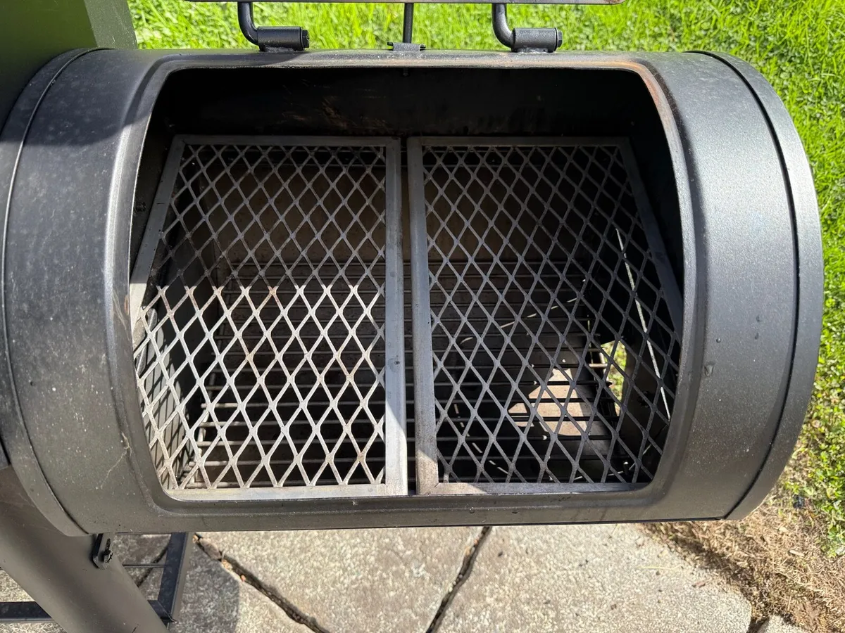 Char-Griller Professional Griller and Smoker - Image 4