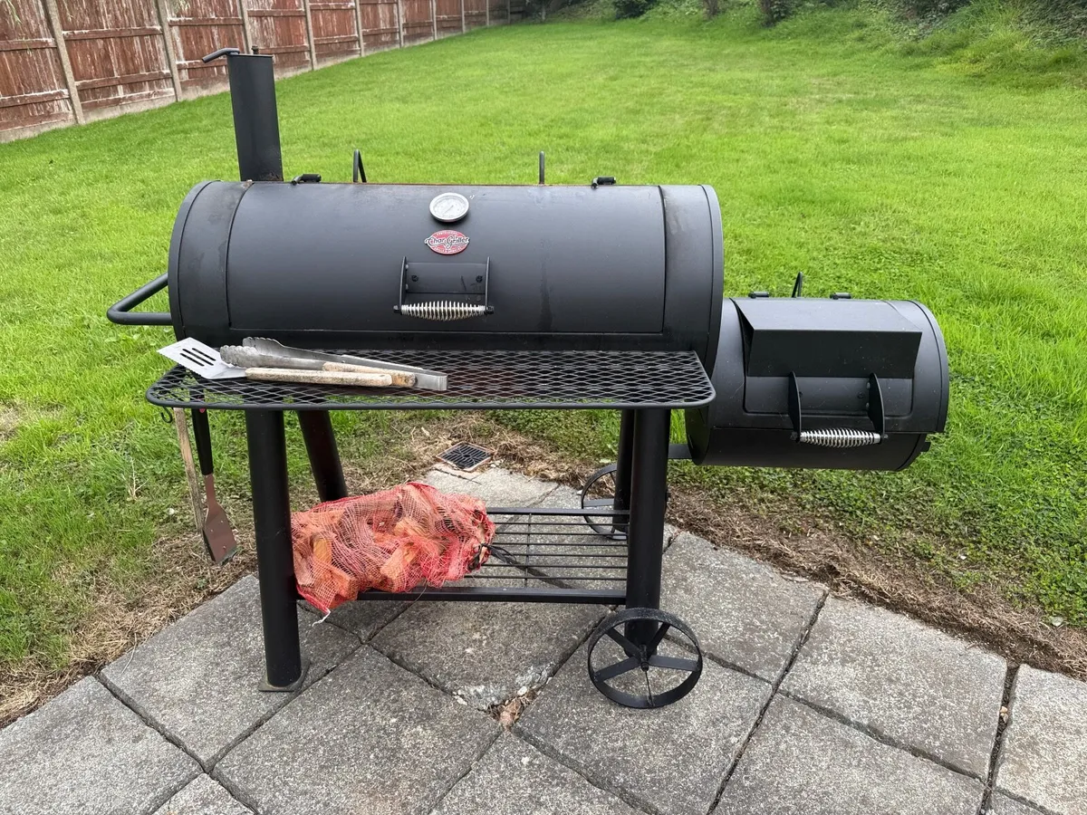 Char-Griller Professional Griller and Smoker - Image 1