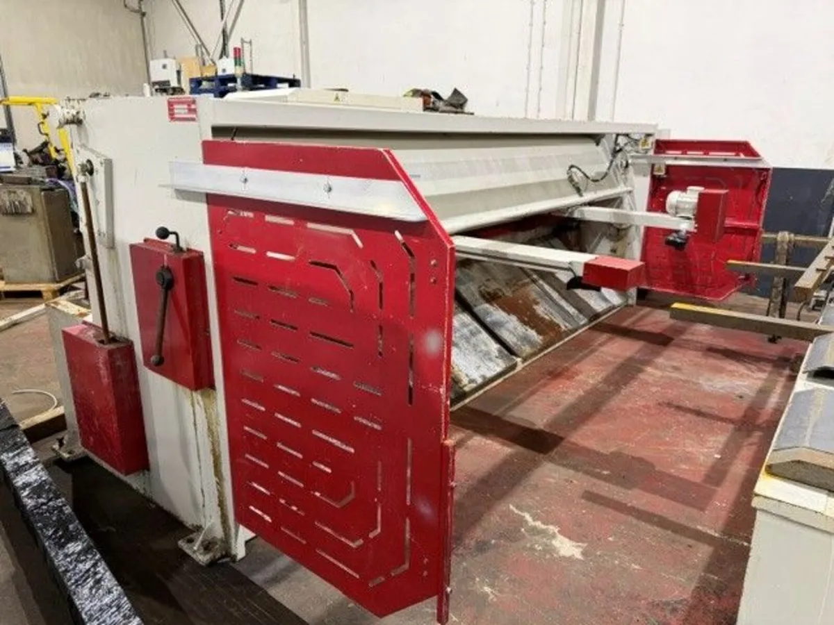 MORGAN RUSHWORTH GUILLOTINE - Image 2