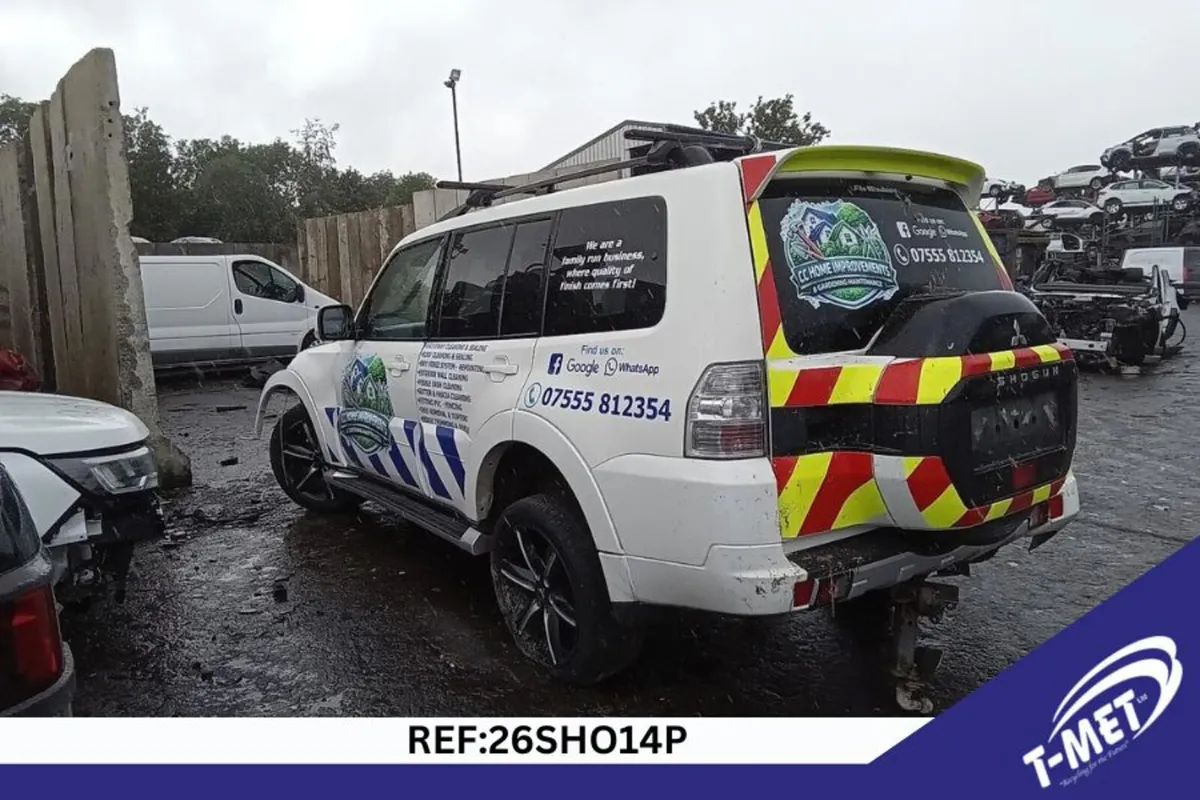 2016 MITSUBISHI SHOGUN BREAKING FOR PARTS - Image 1