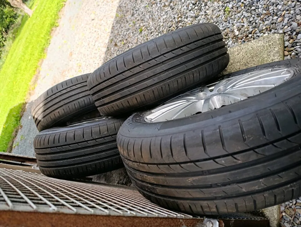 Mercedes-Benz tyres - Image 2