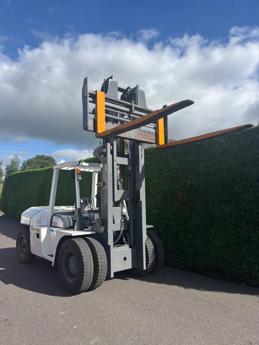 10 ton diesel forklift - Image 3