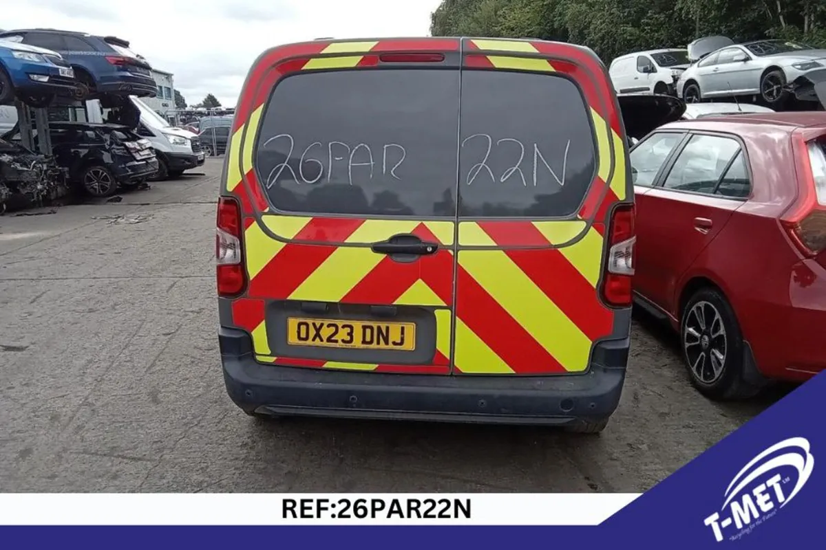 2023 PEUGEOT PARTNER BREAKING FOR PARTS - Image 2