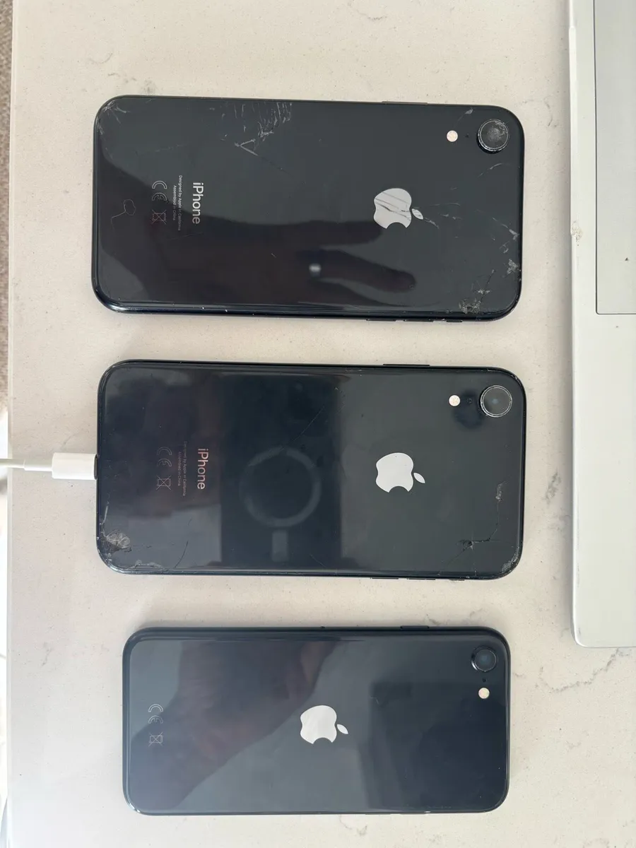 3 x Apple Iphones - Image 2