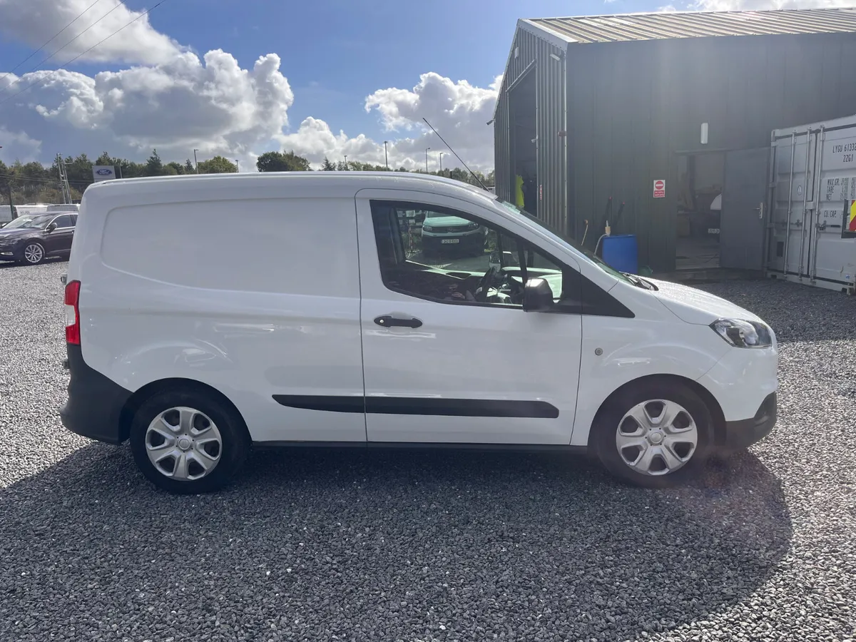 Ford Transit Courier 1.5L Diesel (1 Owner) - Image 4