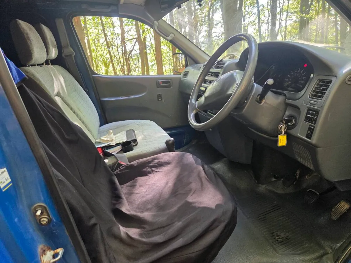 Toyota hiace - Image 4