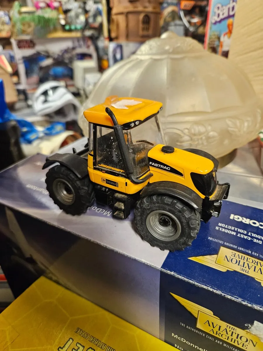 Britain's JCB Fastrac Tractor - Image 2