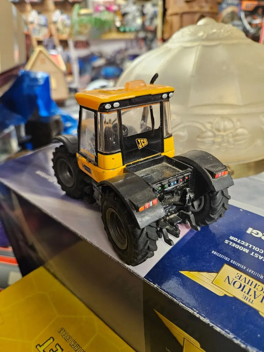 Britain's JCB Fastrac Tractor - Image 3