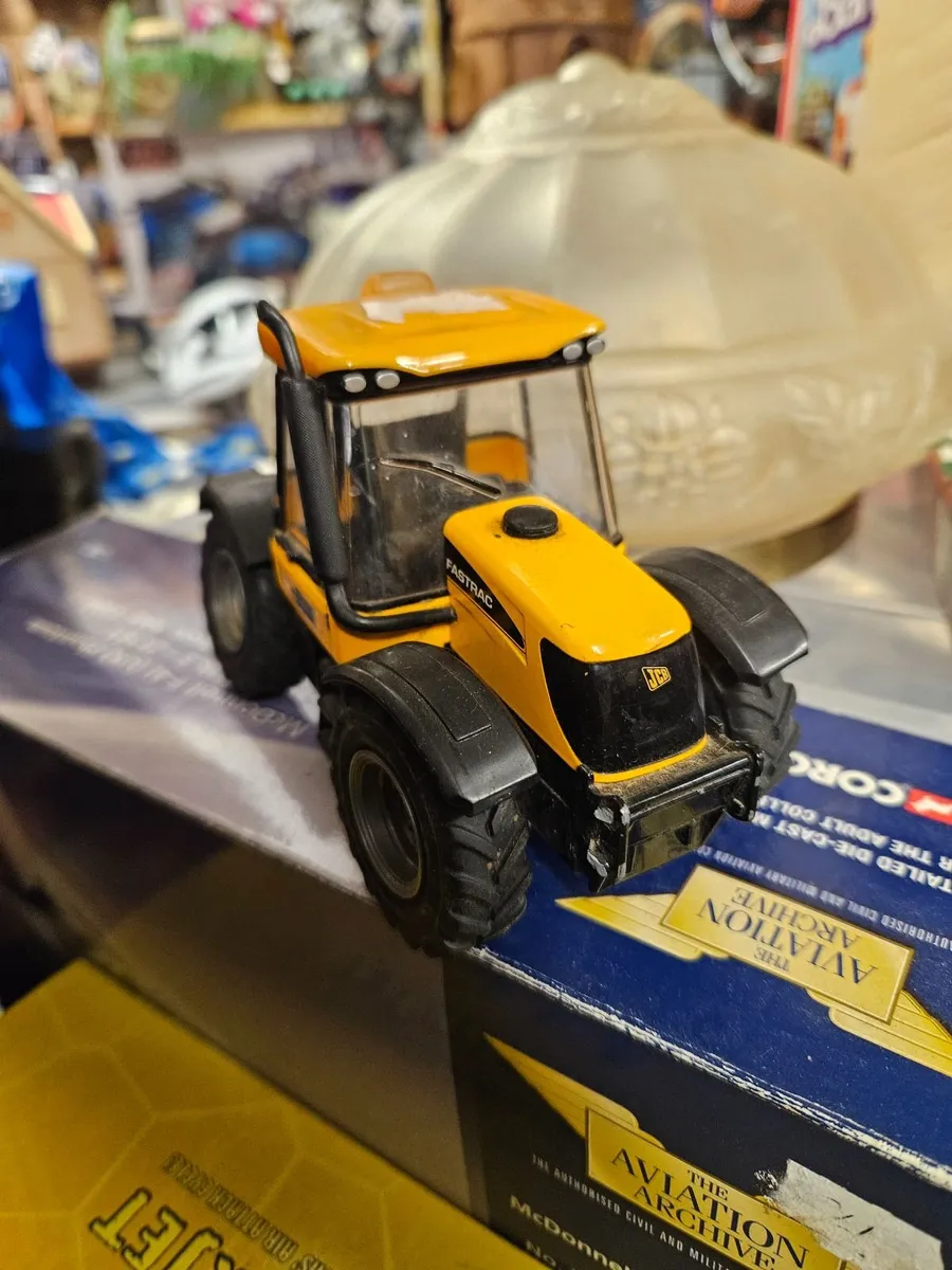 Britain's JCB Fastrac Tractor - Image 1