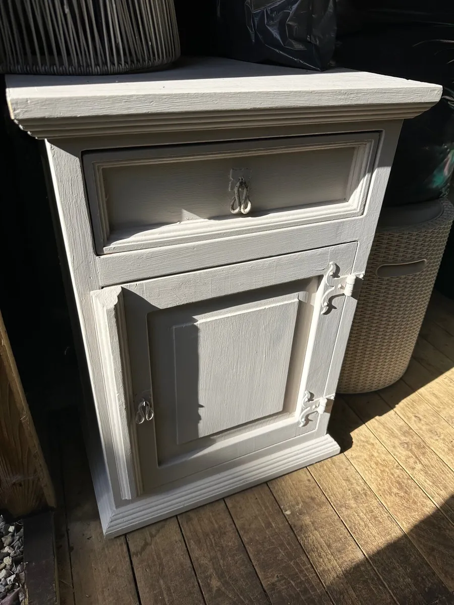 Garden furniture - Image 1