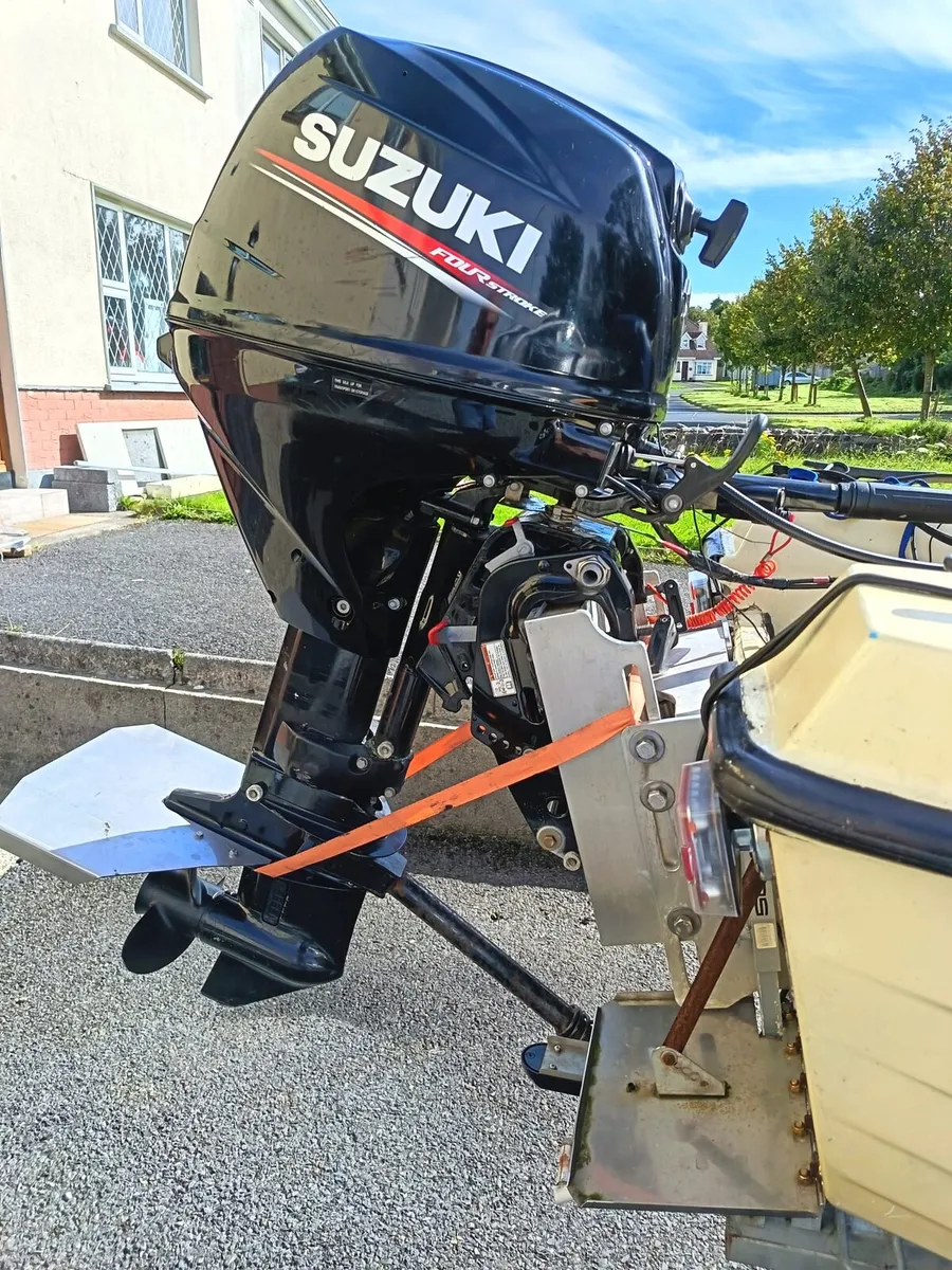 Fishing boat - Image 3