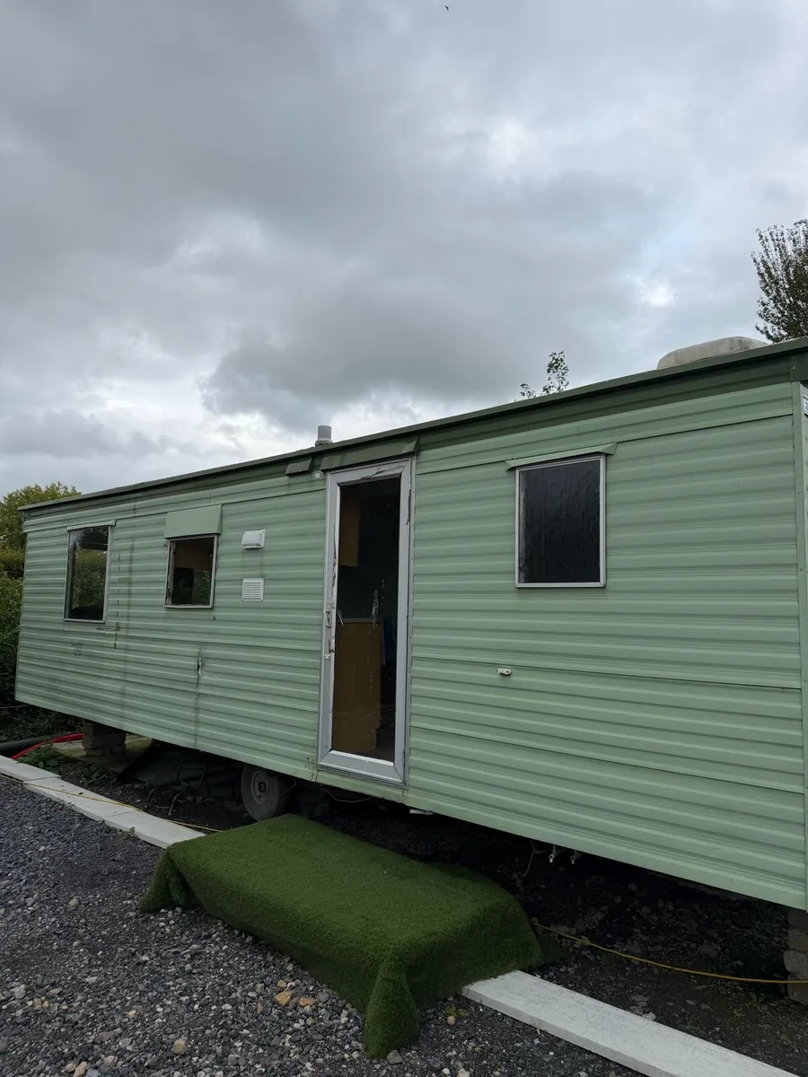 Mobile home - Image 1