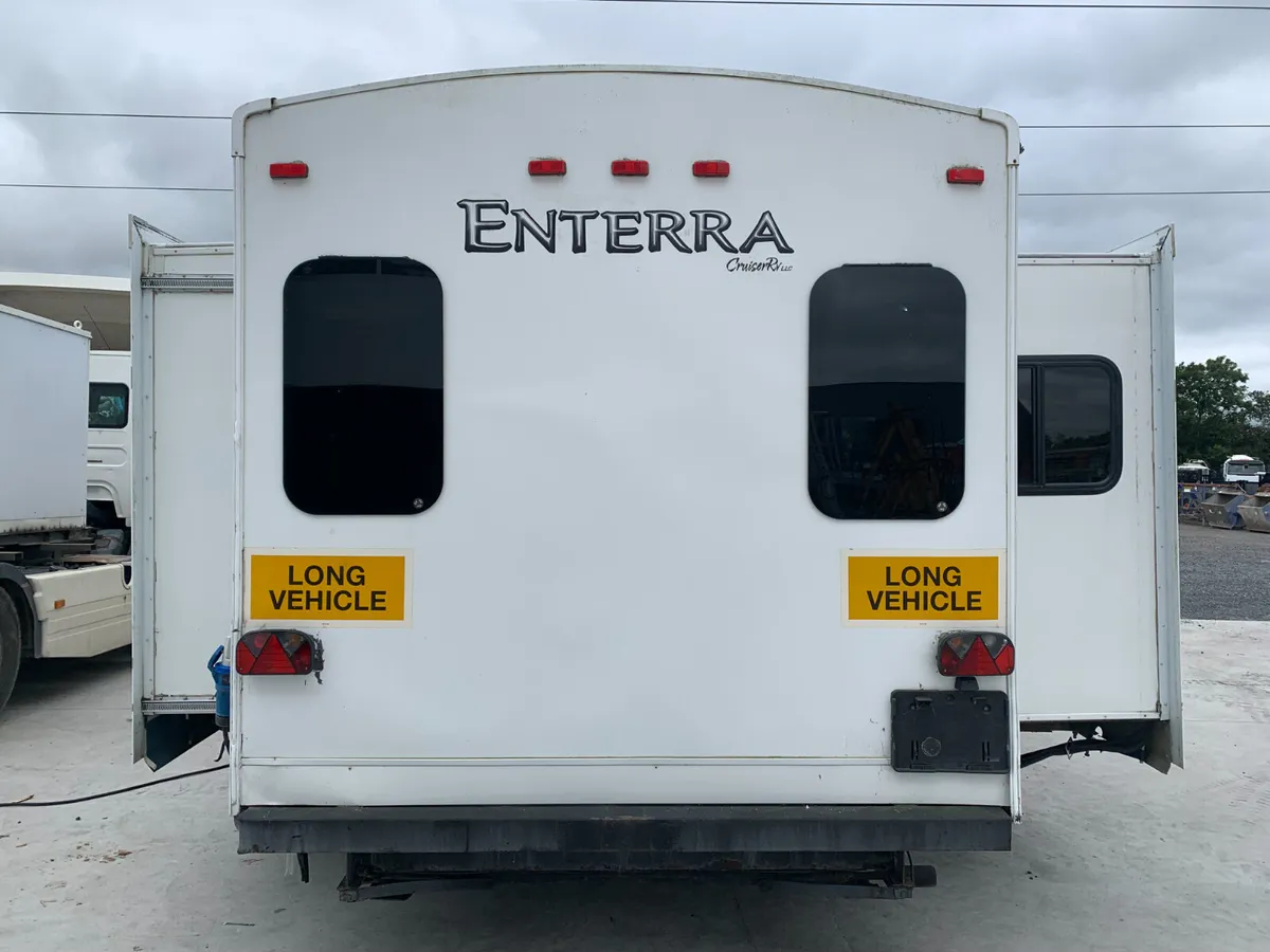 CRUISER RV ENTERRA MOTOR HOME FOR AUCTION - Image 3