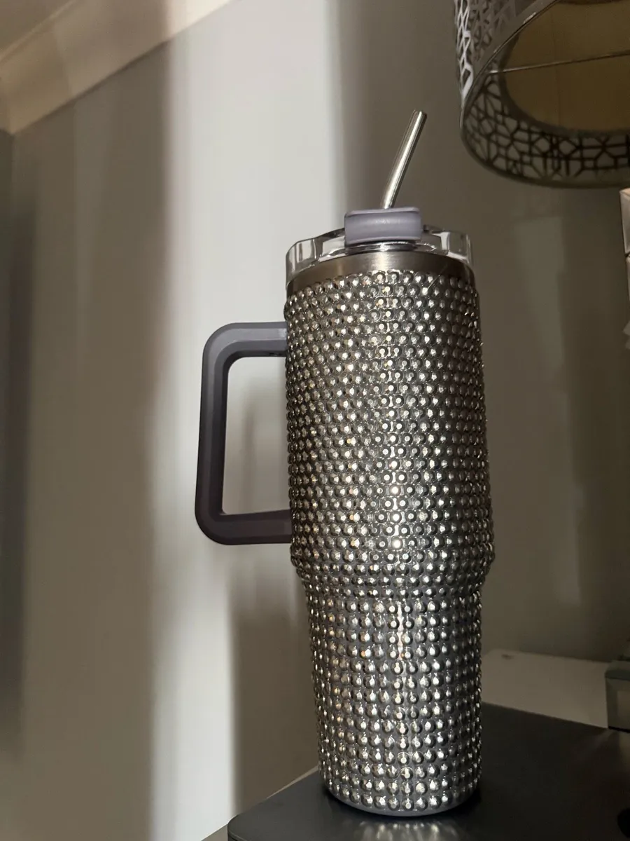 Drinking cup