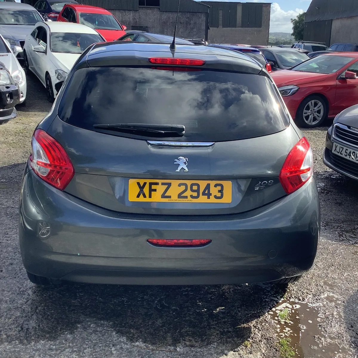 Peugeot 208 allure e hdi 1.6 5 door motd 2015 - Image 4