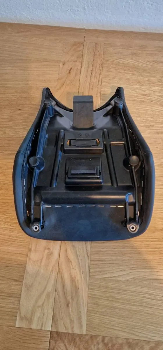 S1000r rider original seat - Image 4
