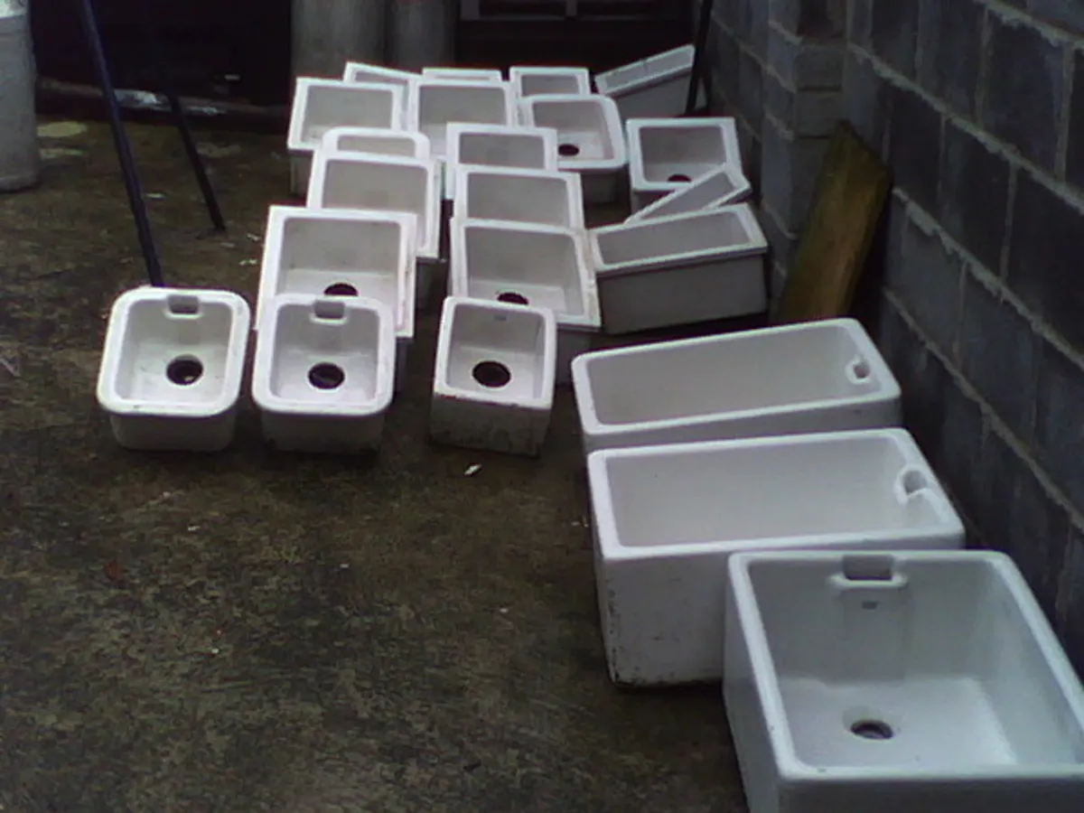 Belfast sink/cleaners sink/tires - Image 1