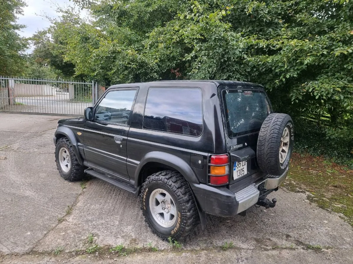 95 Mitsubishi Pajero. - Image 3