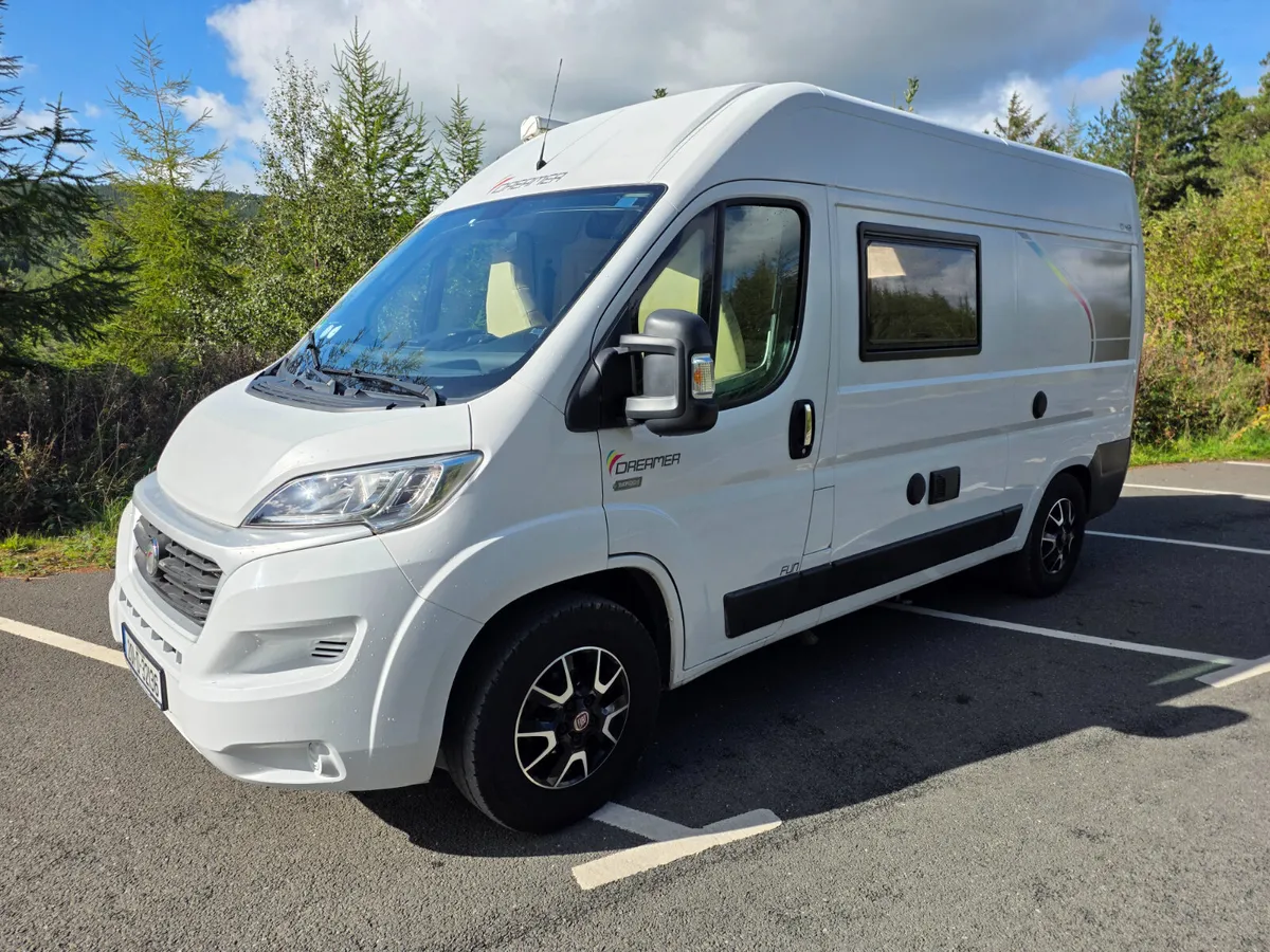 2020 RAPIDO DREAMER D42 FRENCH BED - Image 2