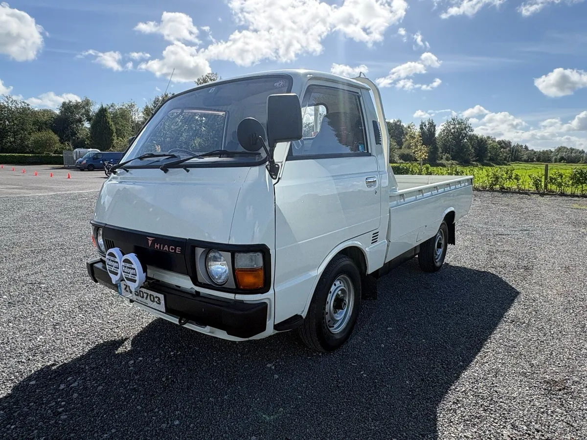 Toyota Hiace 1985 - Image 2