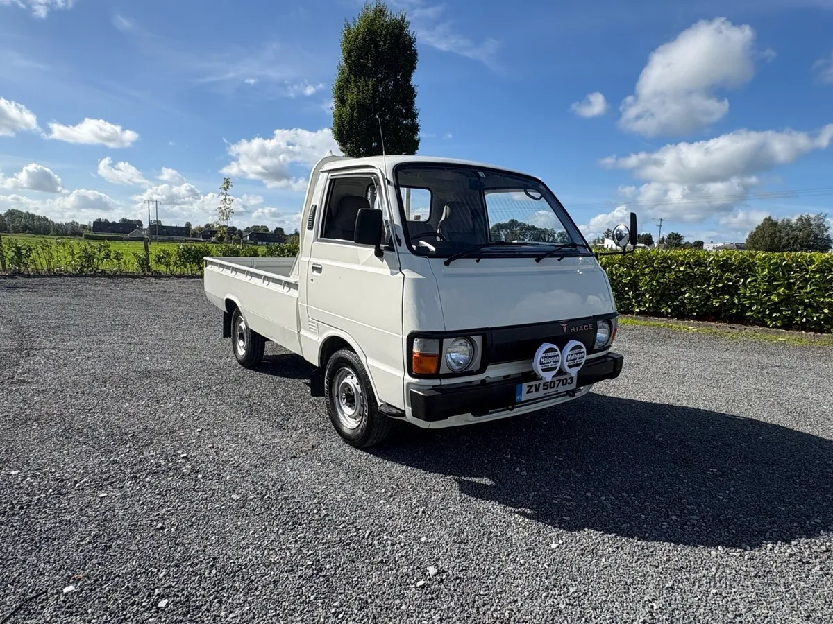 Toyota Hiace 1985 - Image 1