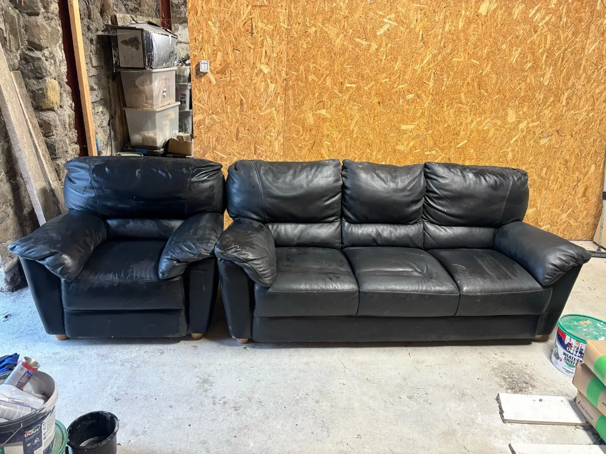 Leather couch - Image 4