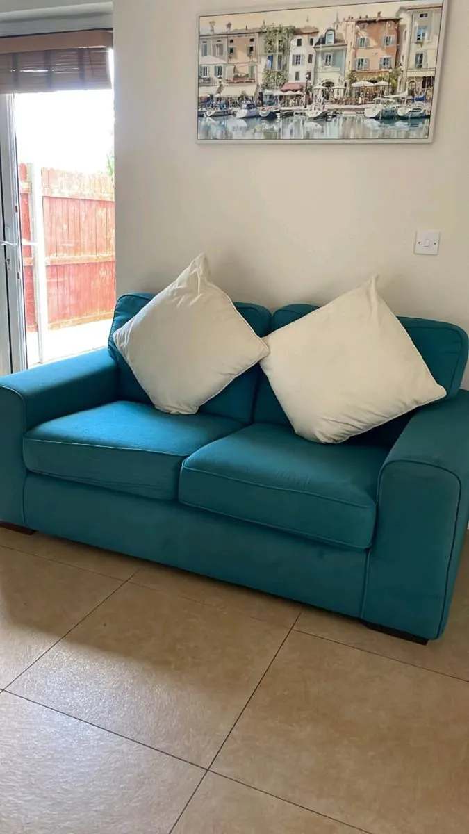 Dfs 6ft couch - Image 1